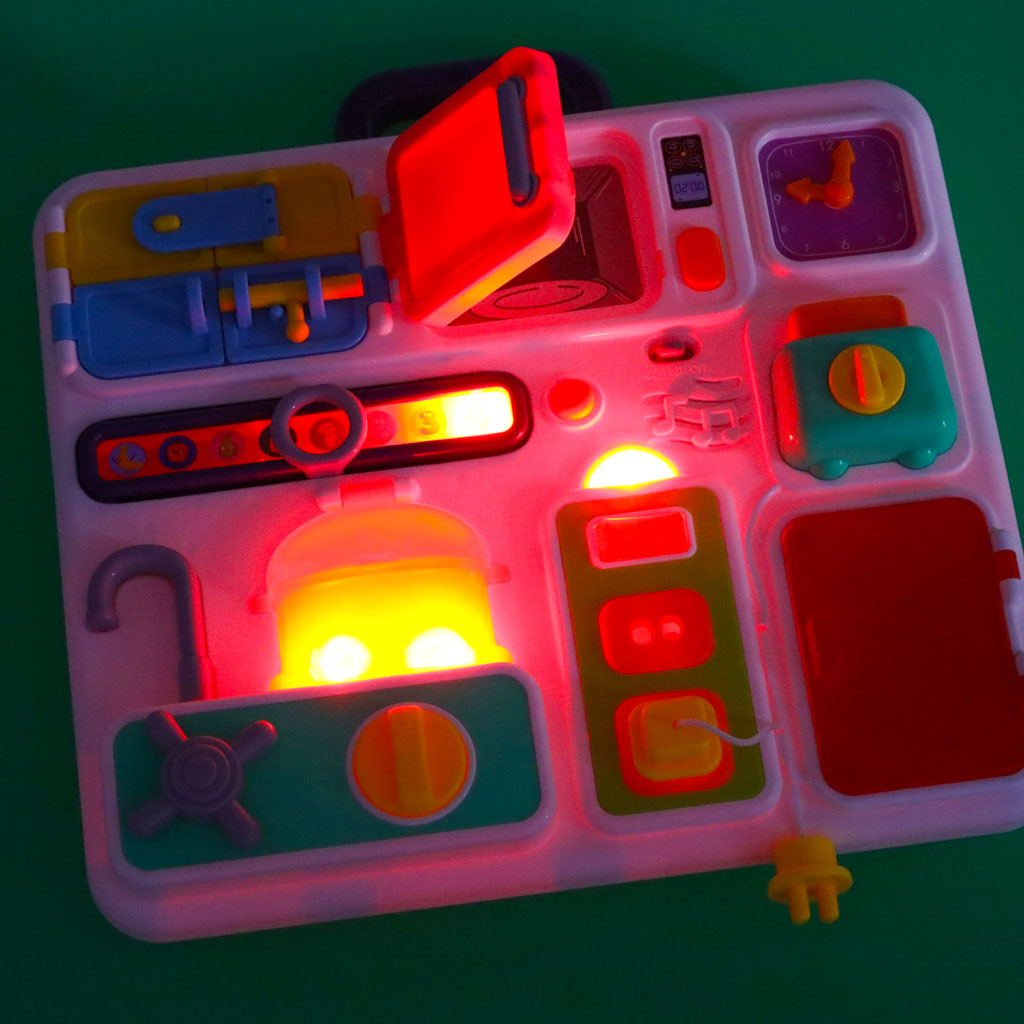 Montessori Sensoryczna Tablica Aktywności Kuferek Kuchnia dla Małych Dzieci 18M+